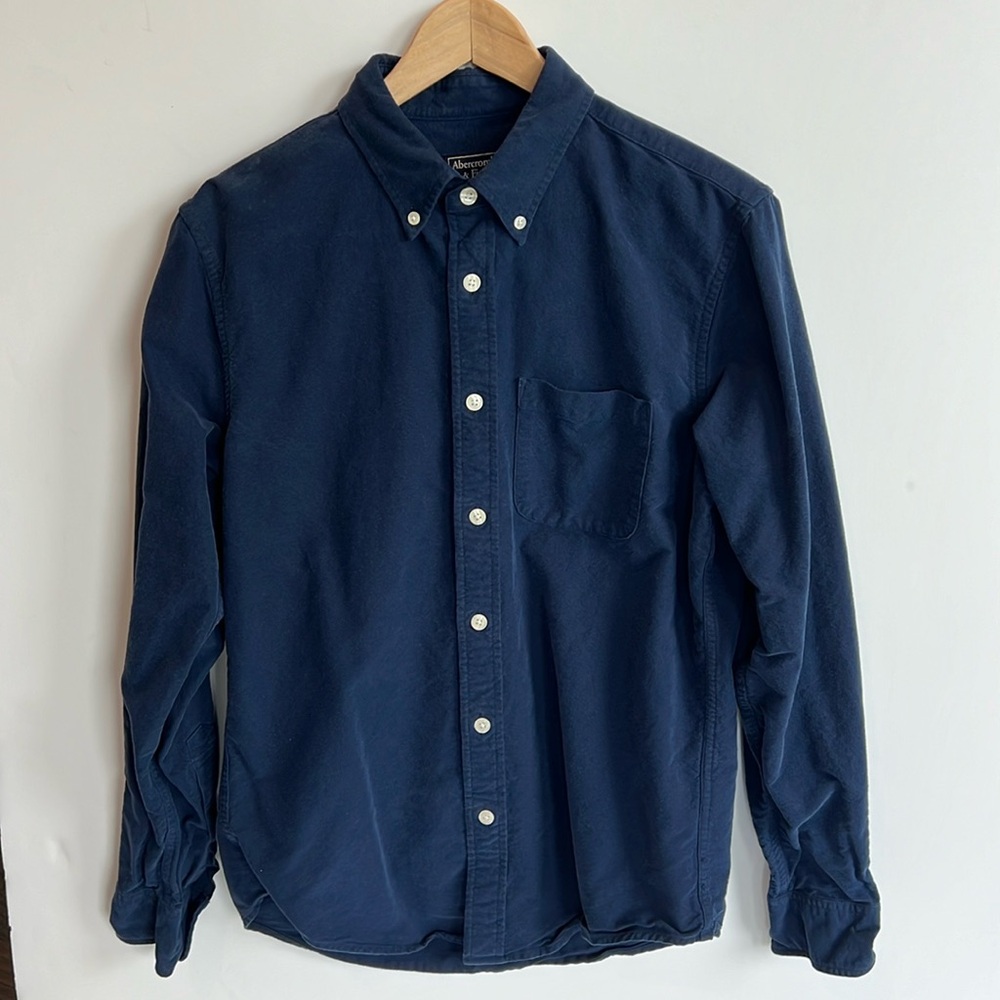 Men’s button down long sleeve shirt navy size M